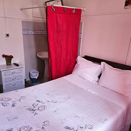 Pensao Prata Guest house *